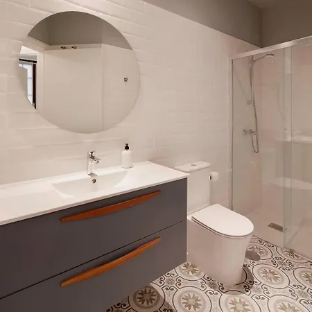 Avg Patio De Caveda Dcha * Хихон