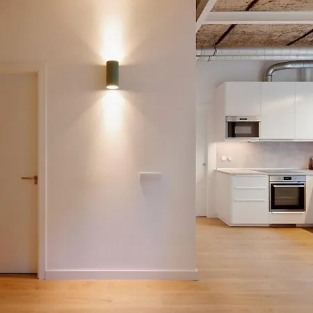 아파트 Avg Patio De Caveda Dcha 기욘